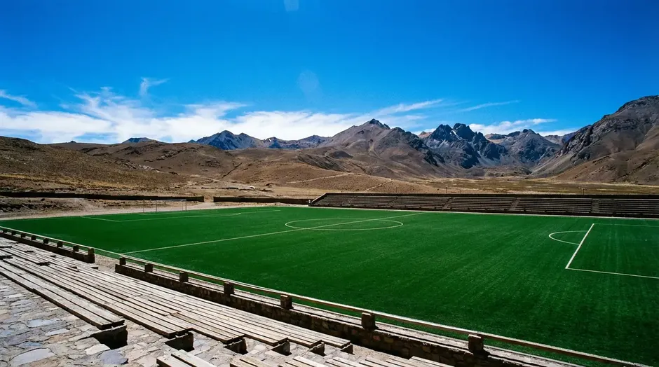 Impact de l'altitude, la chaleur et le gazon sur les matchs de la Coupe du Monde 2026
